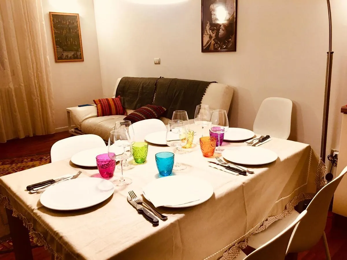 דירות בולוניה A Casa Di Enza