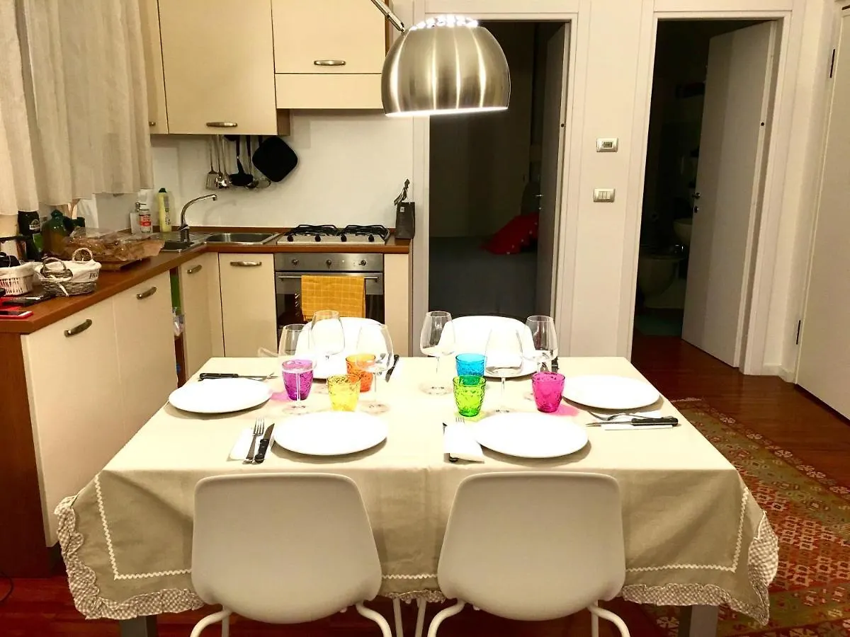 דירות בולוניה A Casa Di Enza 0*,